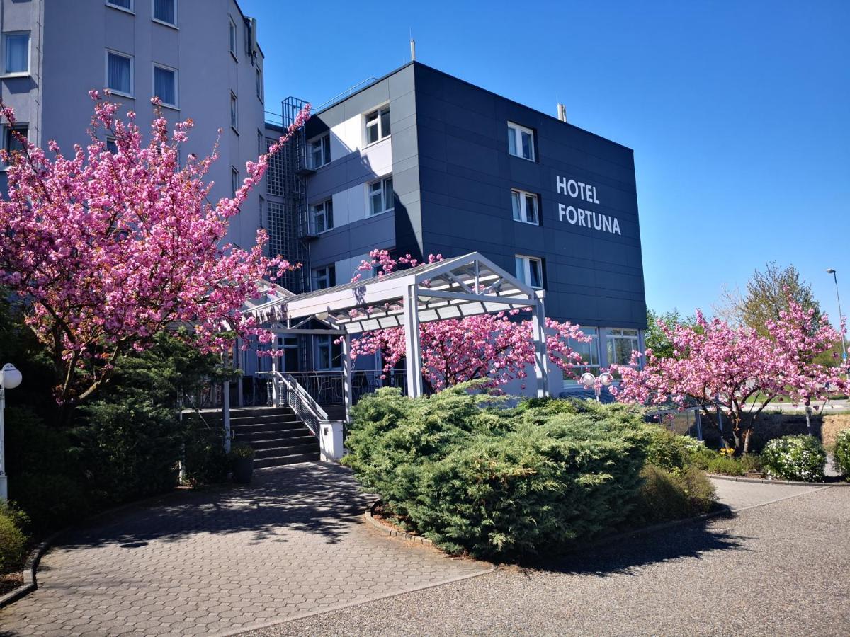 Hotel Fortuna Reutlingen-Tubingen Екстериор снимка